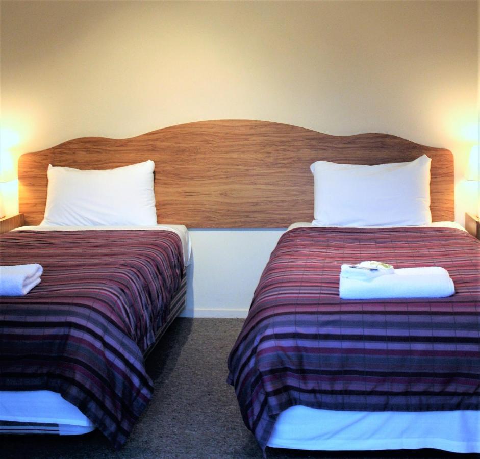 Owen River Tavern & Motels Dış mekan fotoğraf